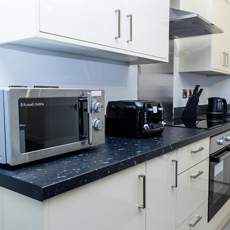 Spacious Ground Floor Apt Near Old Trafford Stadium Manchester Exterior photo