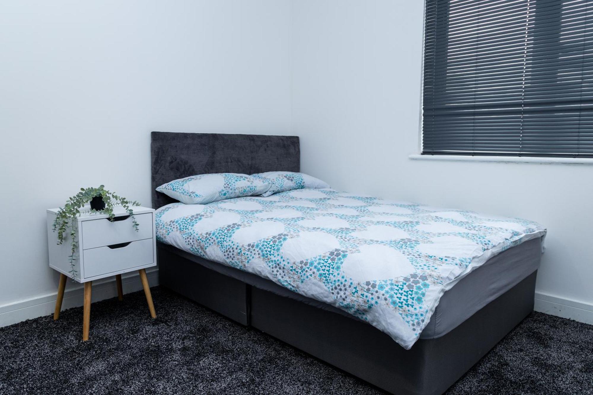 Spacious Ground Floor Apt Near Old Trafford Stadium Manchester Exterior photo